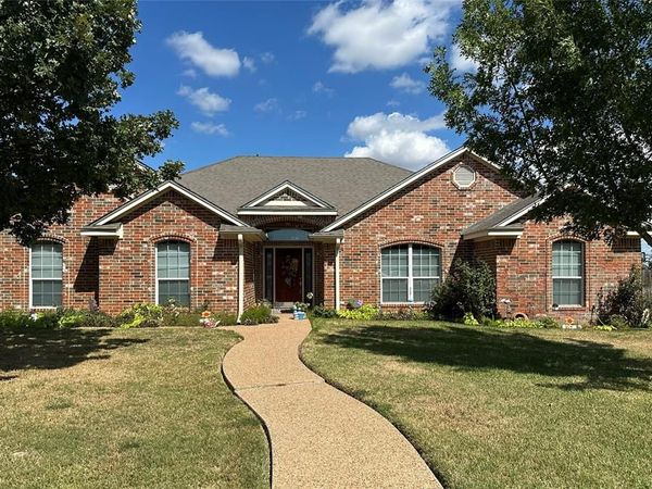 394 Sunland Park , Robinson, TX 76706