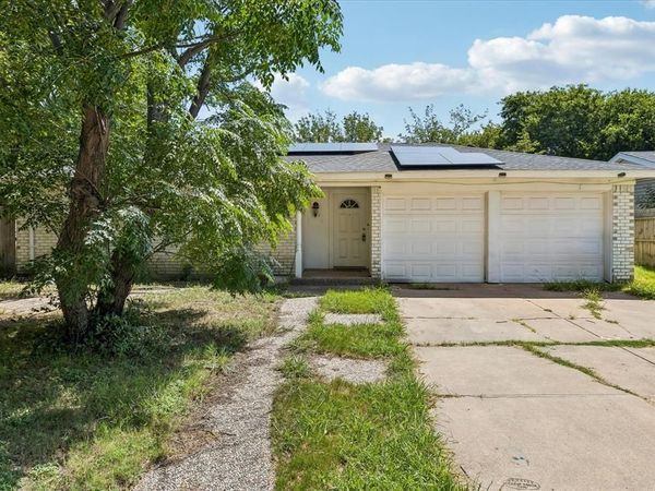 716 Heathcliff Drive , Everman, TX 76140