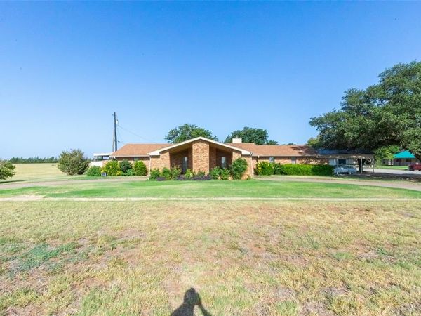 800 S Avenue F, Knox City, TX 79529
