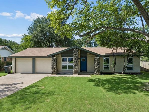 4725 Saint Lawrence Road , Fort Worth, TX 76103
