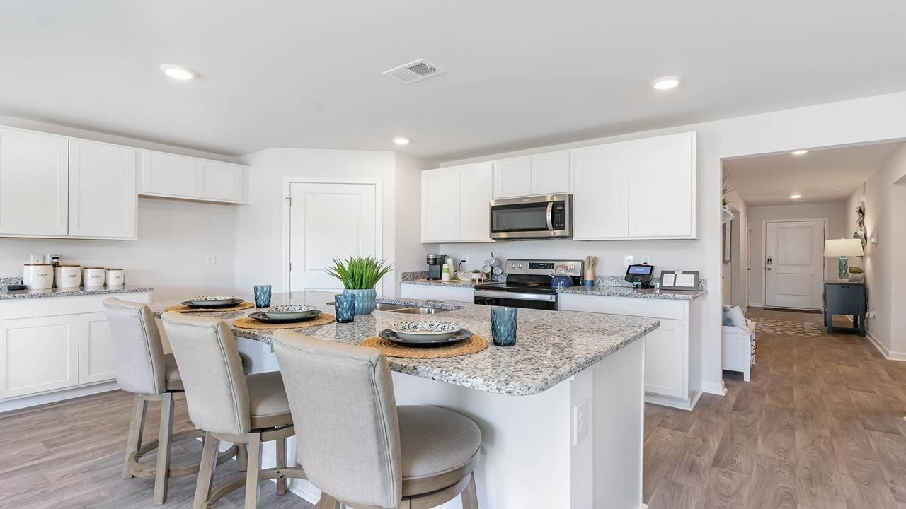 622 Strawberry Field Way  Photo 4