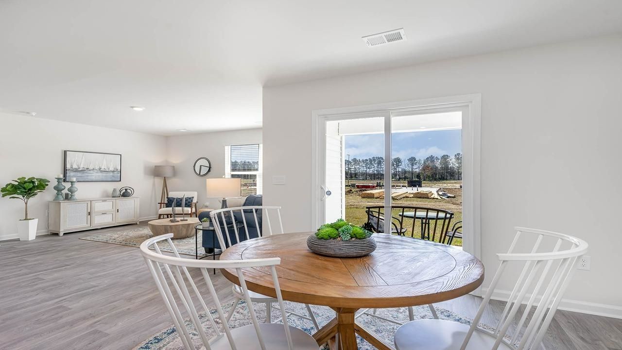 622 Strawberry Field Way  Photo 8