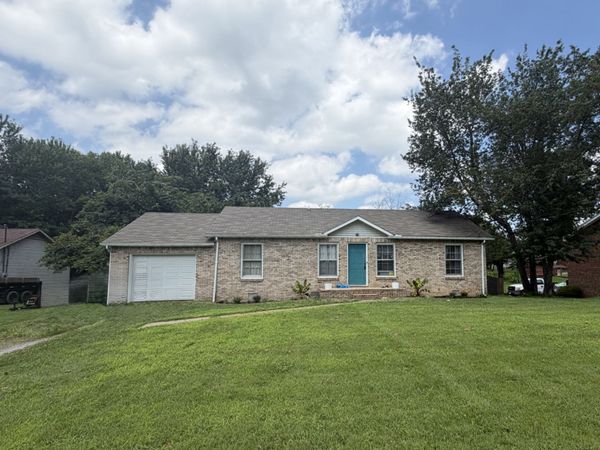 205 Marshall Dr , Clarksville, TN 37042