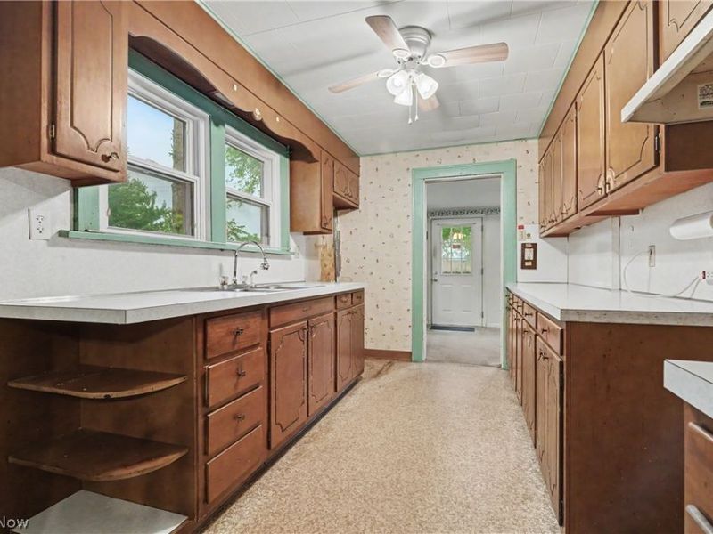 18091 Derr Avenue, Beloit, OH 44609 Photo 4