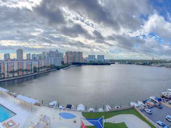 250 174th St , Unit 2102, Sunny Isles Beach, FL 33160