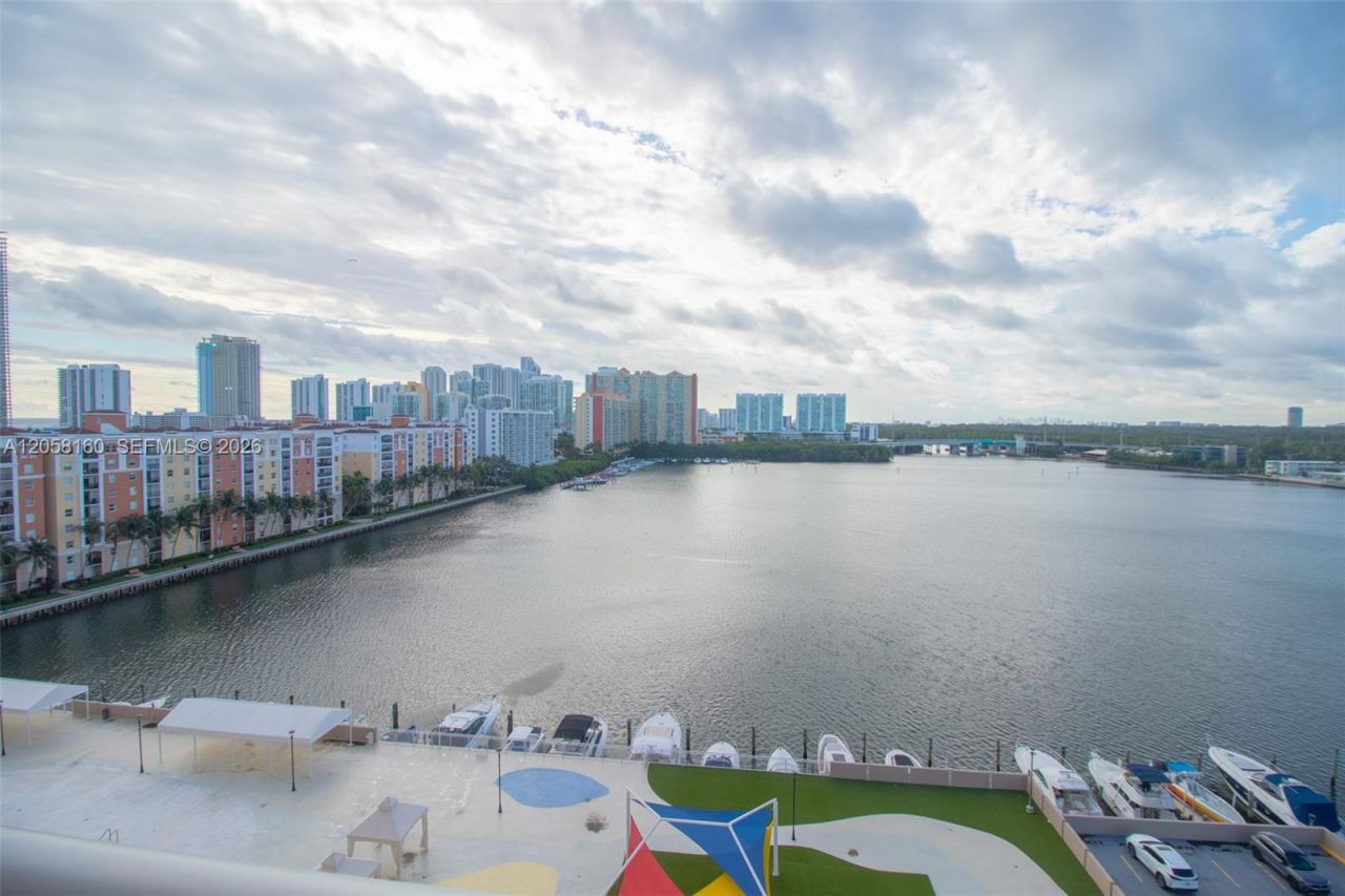 250 174th St , Unit 2102, Sunny Isles Beach, FL 33160 Photo