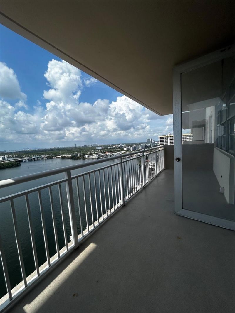 250 174th St , Unit 2102, Sunny Isles Beach, FL 33160 Photo
