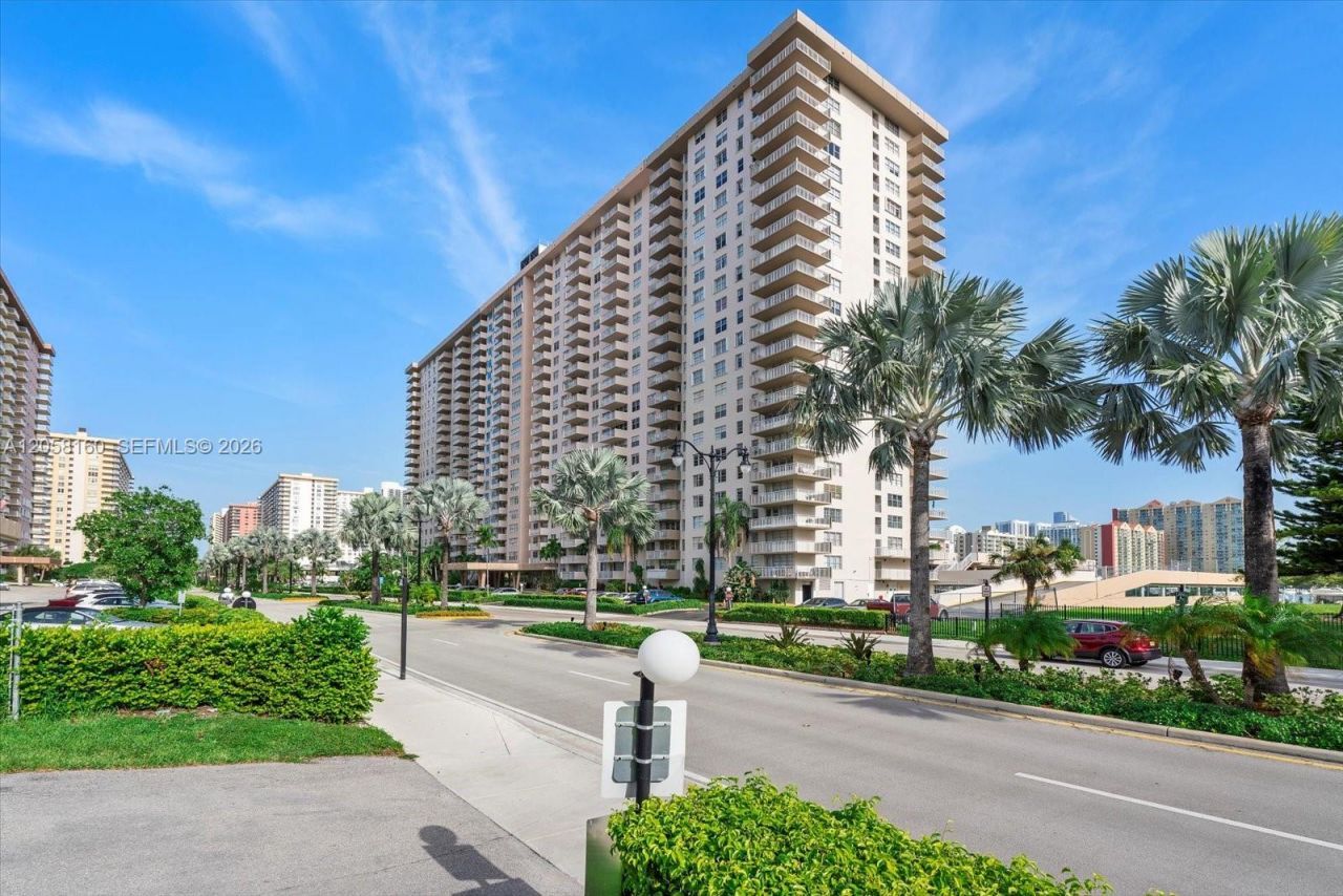 250 174th St , Unit 2102, Sunny Isles Beach, FL 33160 Photo
