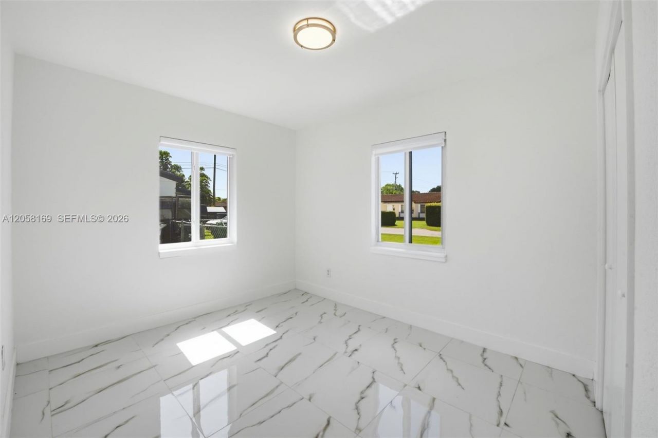 6785 SW 17th St , Miami, FL 33155 Photo