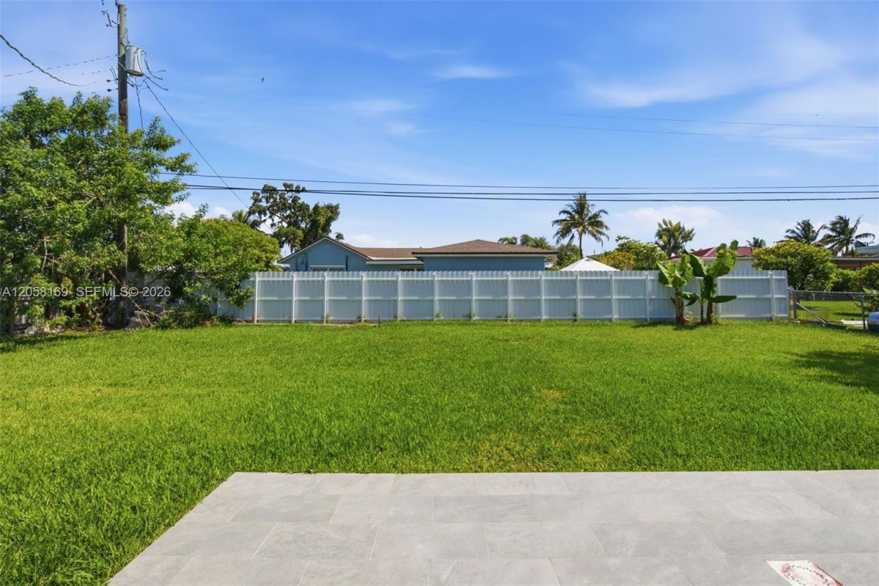 6785 SW 17th St , Miami, FL 33155 Photo