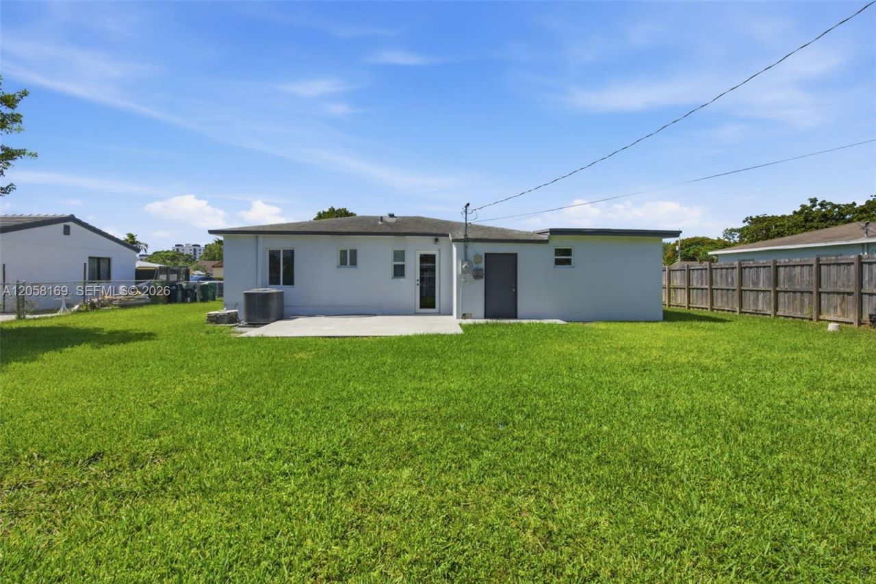 6785 SW 17th St , Miami, FL 33155 Photo