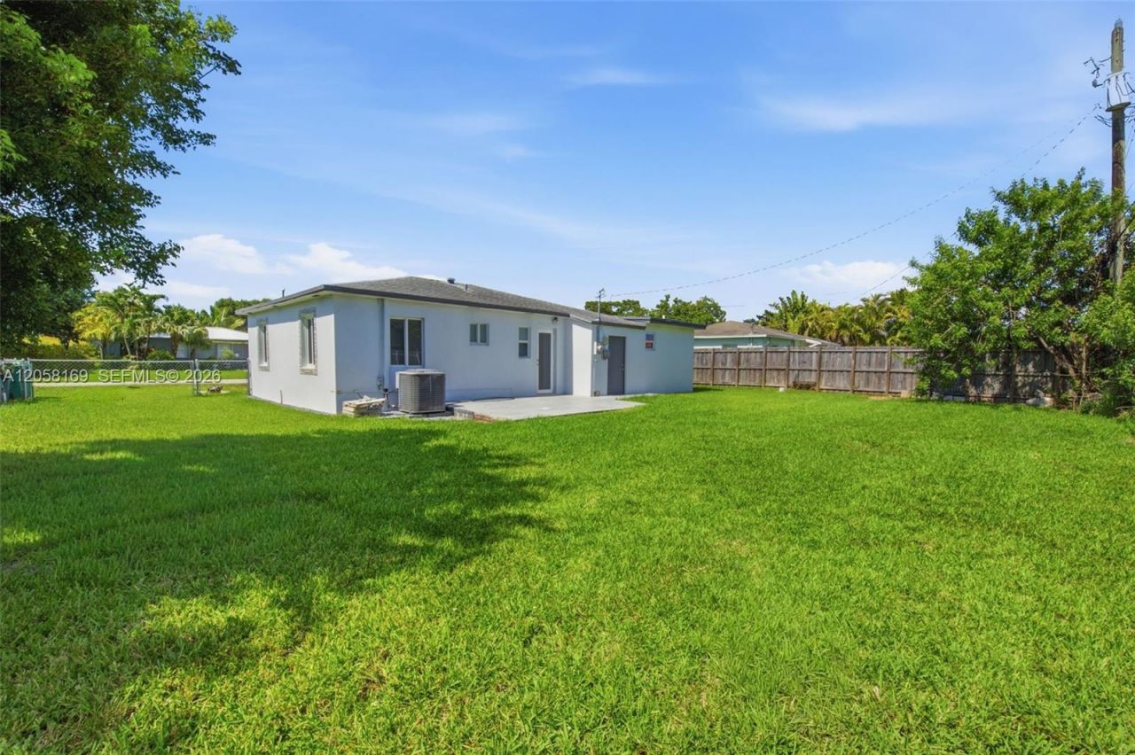 6785 SW 17th St , Miami, FL 33155 Photo