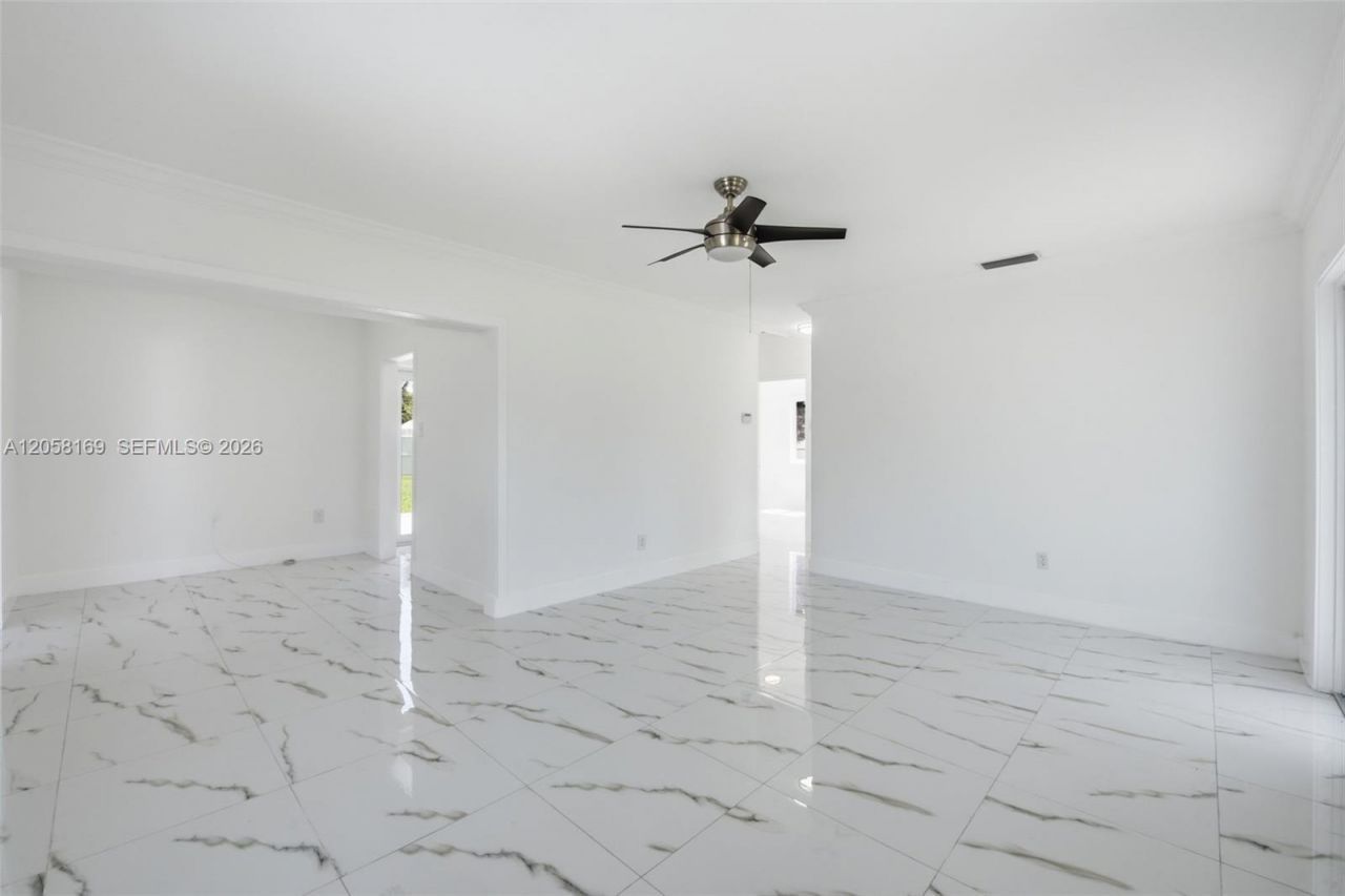 6785 SW 17th St , Miami, FL 33155 Photo