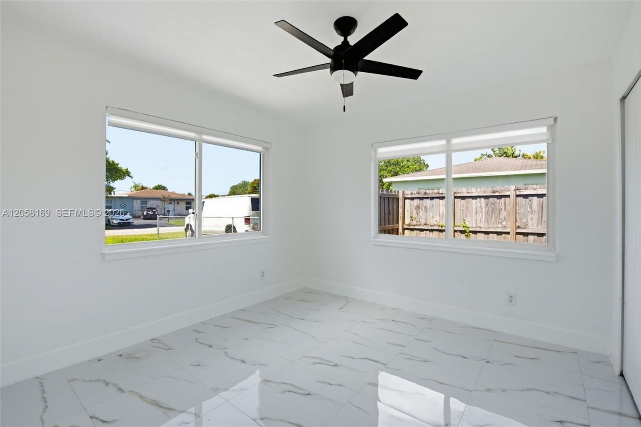6785 SW 17th St , Miami, FL 33155 Photo