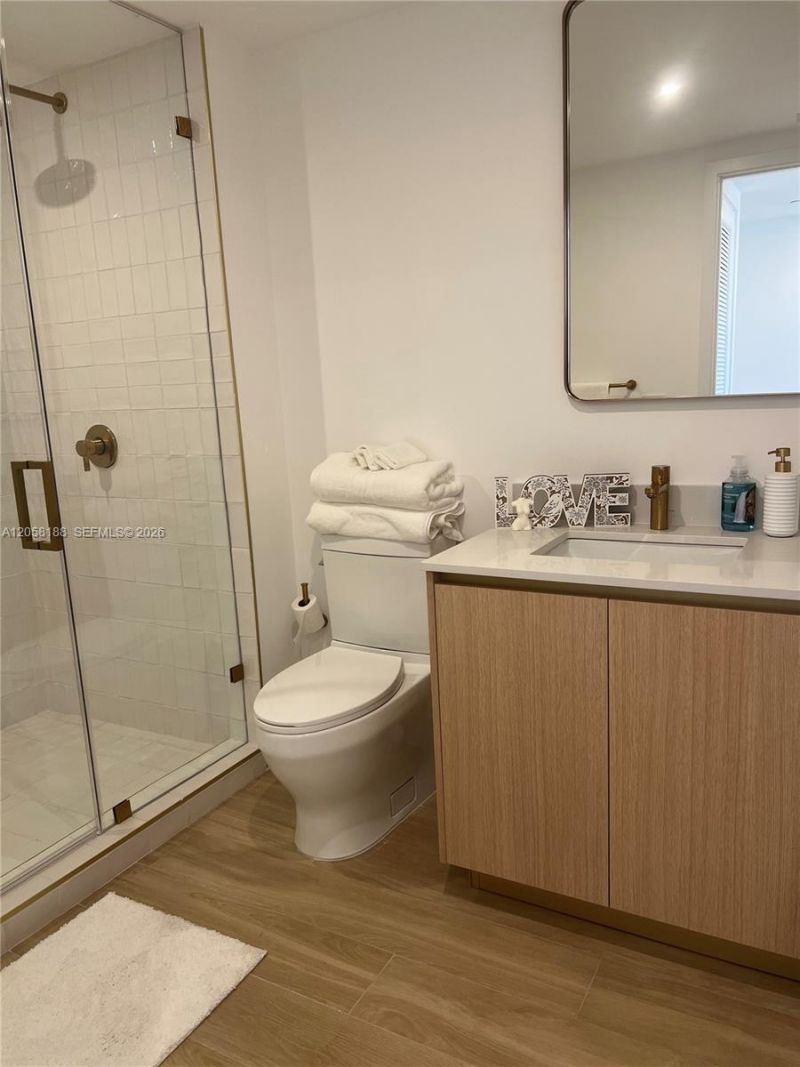 90 NE 32 , Unit 821, Miami, FL 33137 Photo