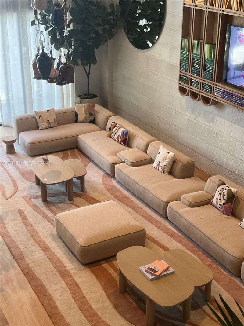 90 NE 32 , Unit 821, Miami, FL 33137 Photo
