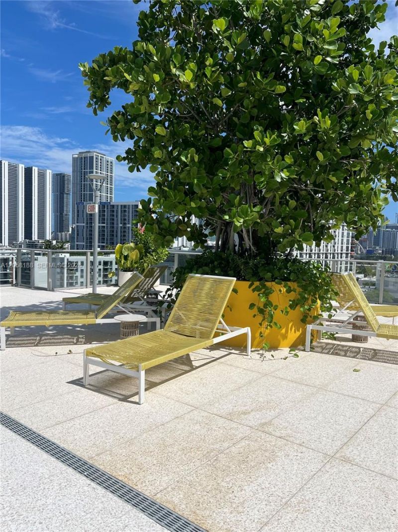 90 NE 32 , Unit 821, Miami, FL 33137 Photo