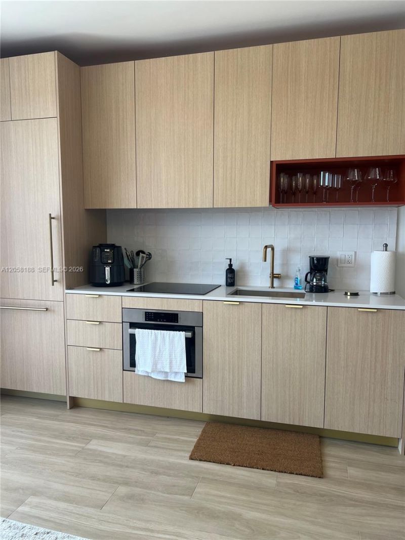 90 NE 32 , Unit 821, Miami, FL 33137 Photo
