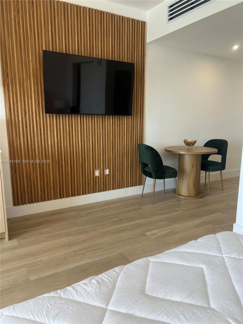 90 NE 32 , Unit 821, Miami, FL 33137 Photo