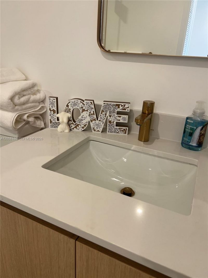 90 NE 32 , Unit 821, Miami, FL 33137 Photo