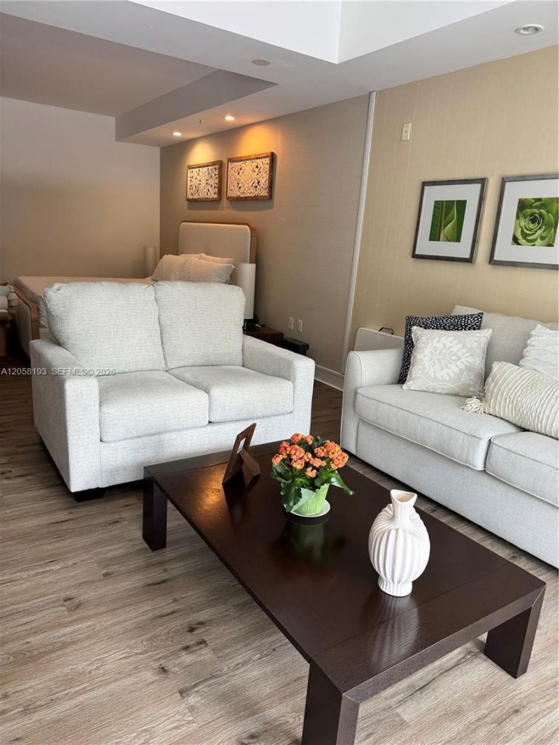 5300 NW 87th Ave , Unit 911, Doral, FL 33178 Photo