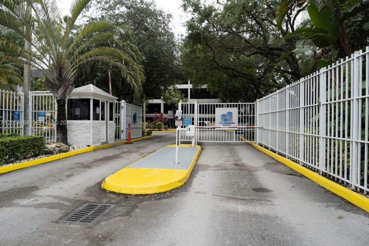 800 N Miami Ave, Unit E-1610, Miami, FL 33136 Photo