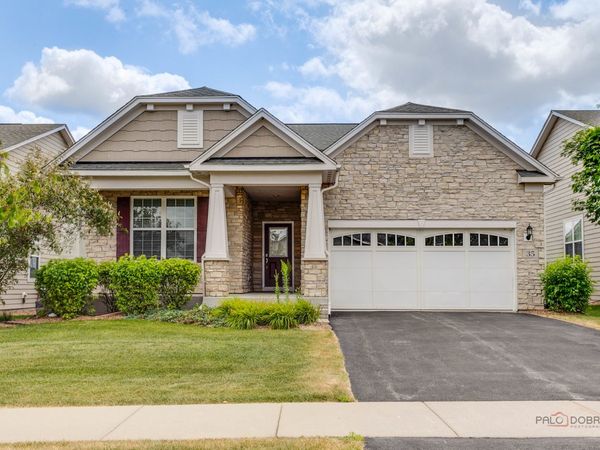 35 Pacific Avenue , Hawthorn Woods, IL 60047