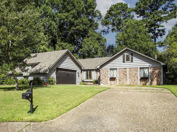 10 Sharondale Place , Little Rock, AR 72113