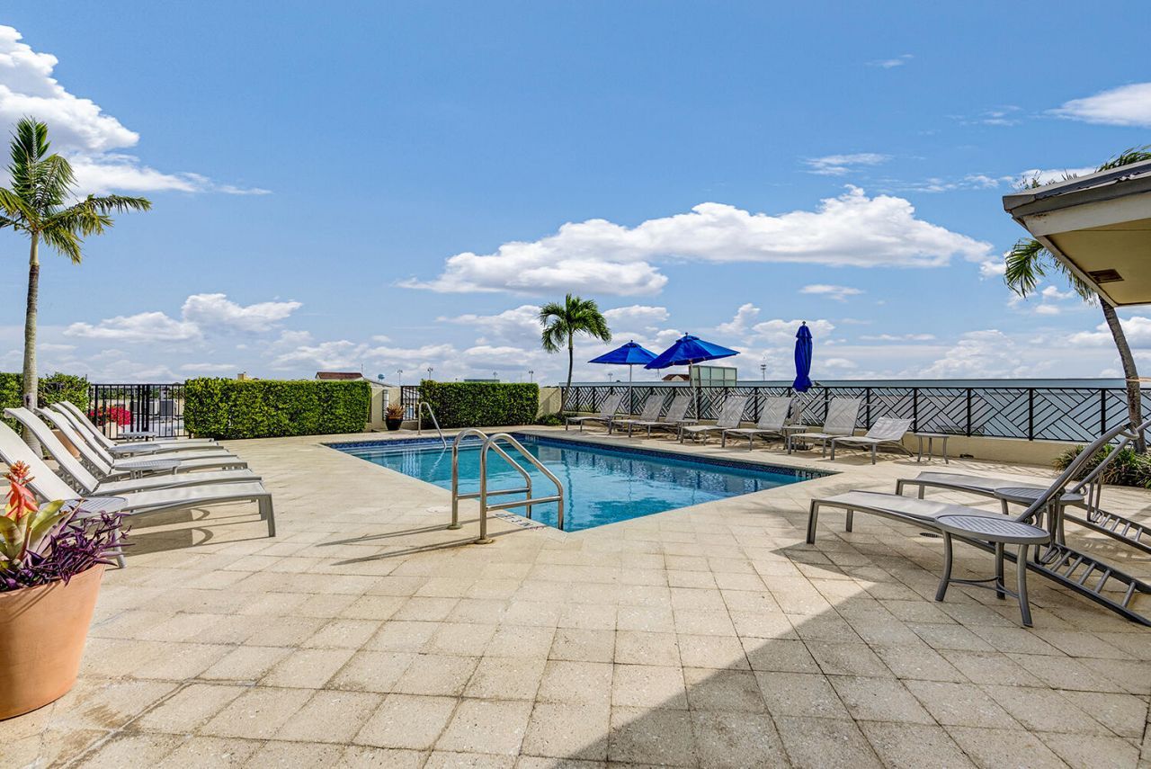 235 NE 1st Street, Unit 404, Delray Beach, FL 33444 Photo