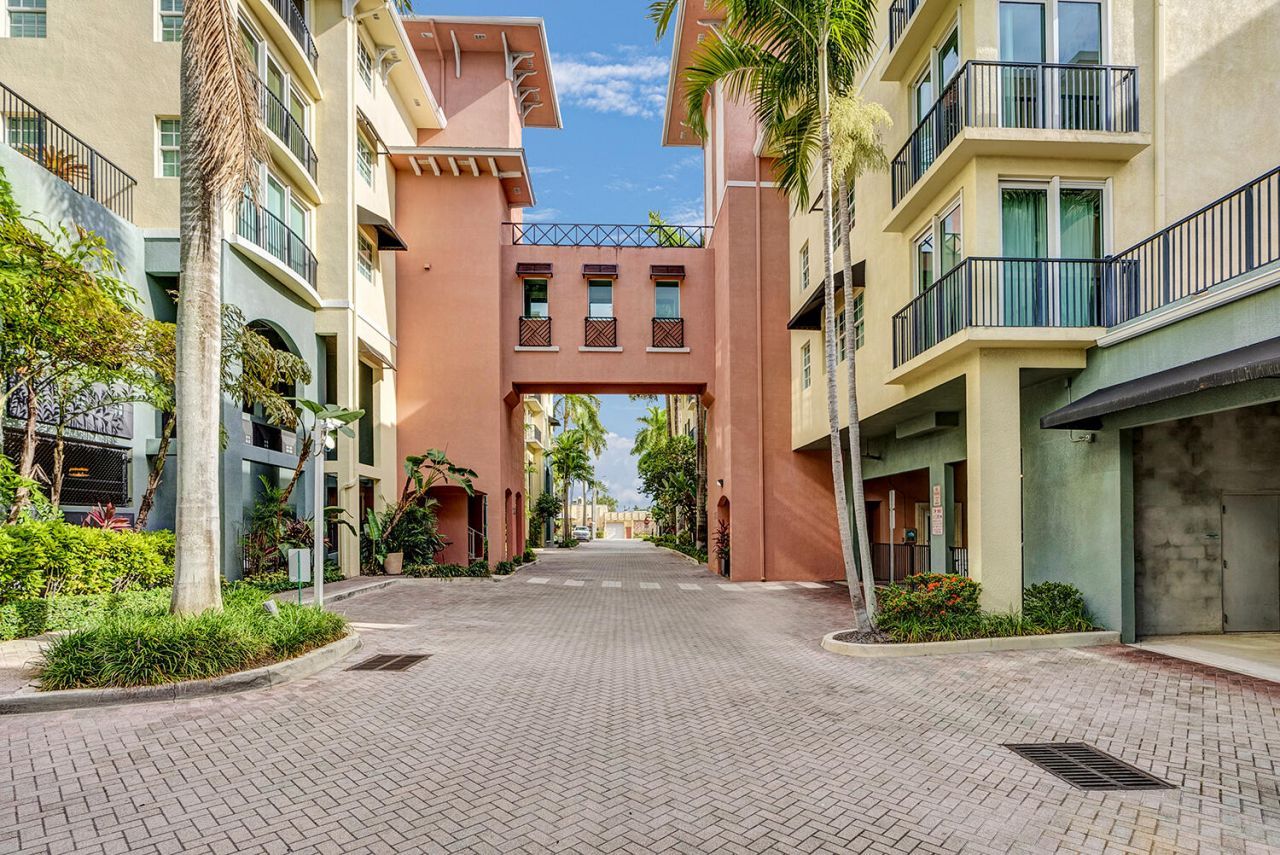 235 NE 1st Street, Unit 404, Delray Beach, FL 33444 Photo