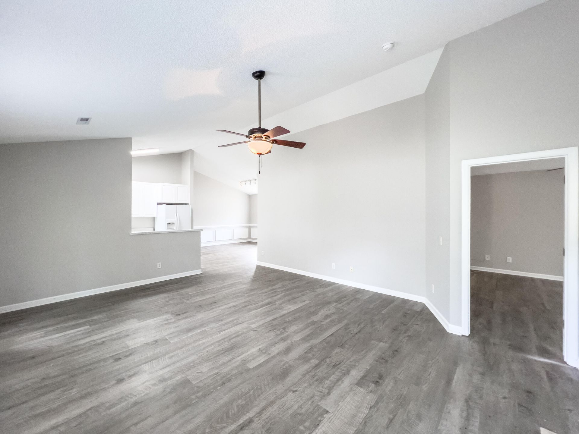 307 Sunburst Way Photo 4