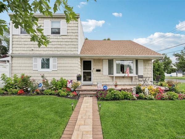 2327 Penatiquit Avenue, Seaford, NY 11783
