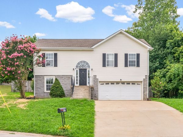 1114 Gunpoint Dr , Clarksville, TN 37042