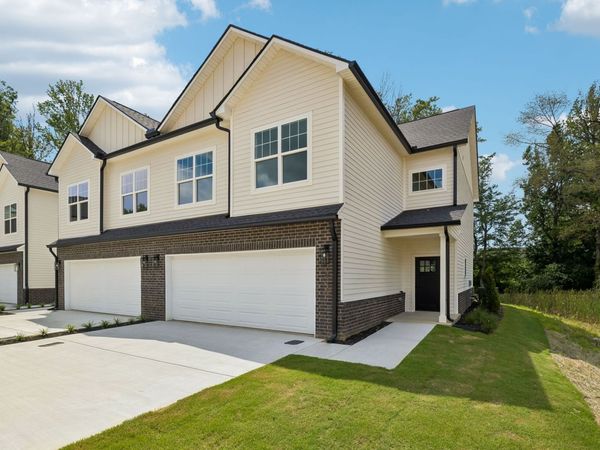 1052 Stagecoach Dr , White House, TN 37188