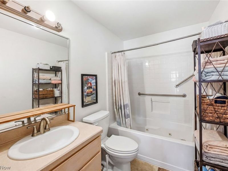 603 S Raccoon Road, Unit 43, Austintown, OH 44515 Photo 17