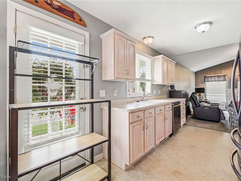 603 S Raccoon Road, Unit 43, Austintown, OH 44515 Photo 9