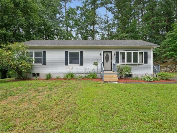 46 Middlesex Rd, Tyngsborough, MA 01879
