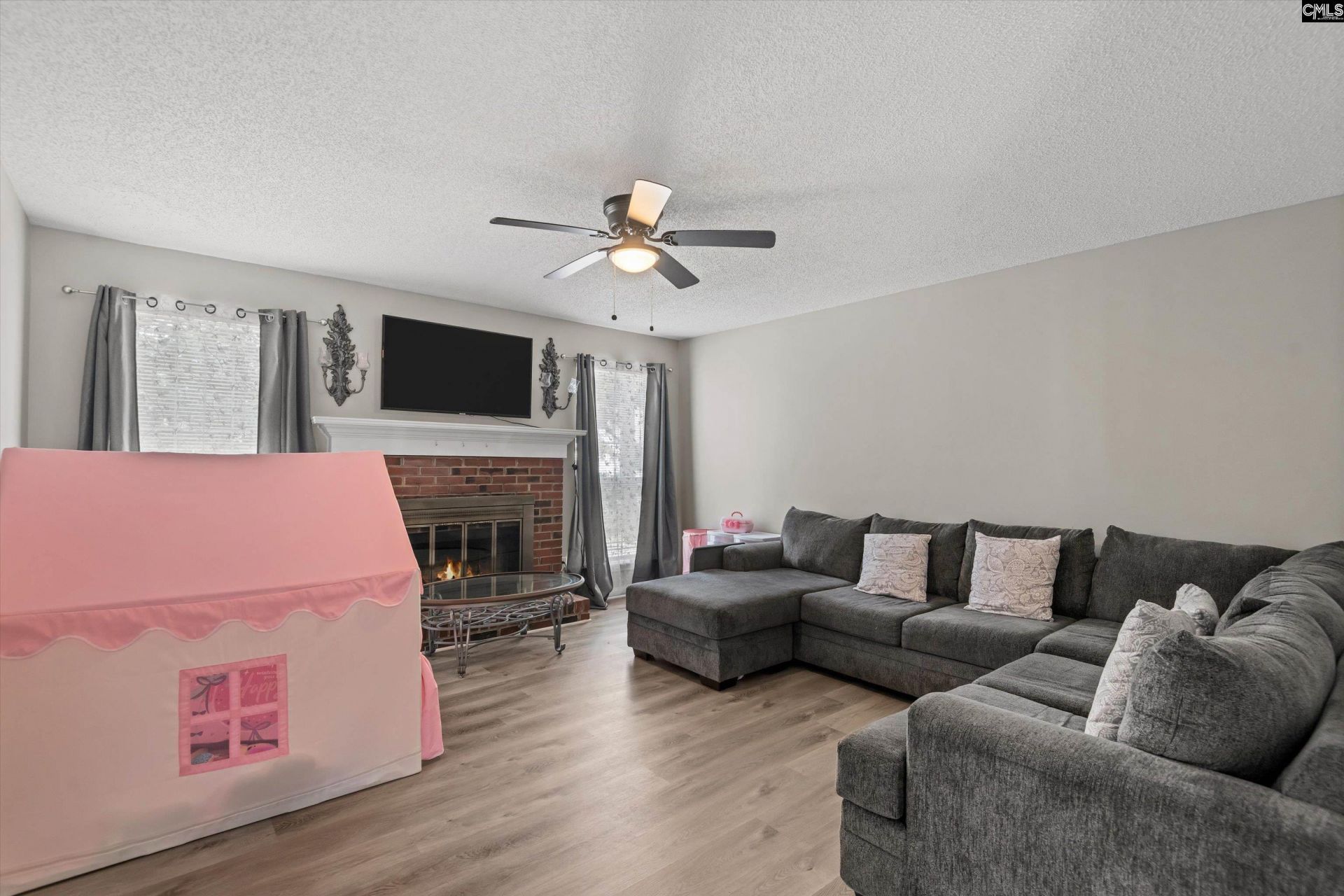 11 Red Cedar Drive  Photo 7