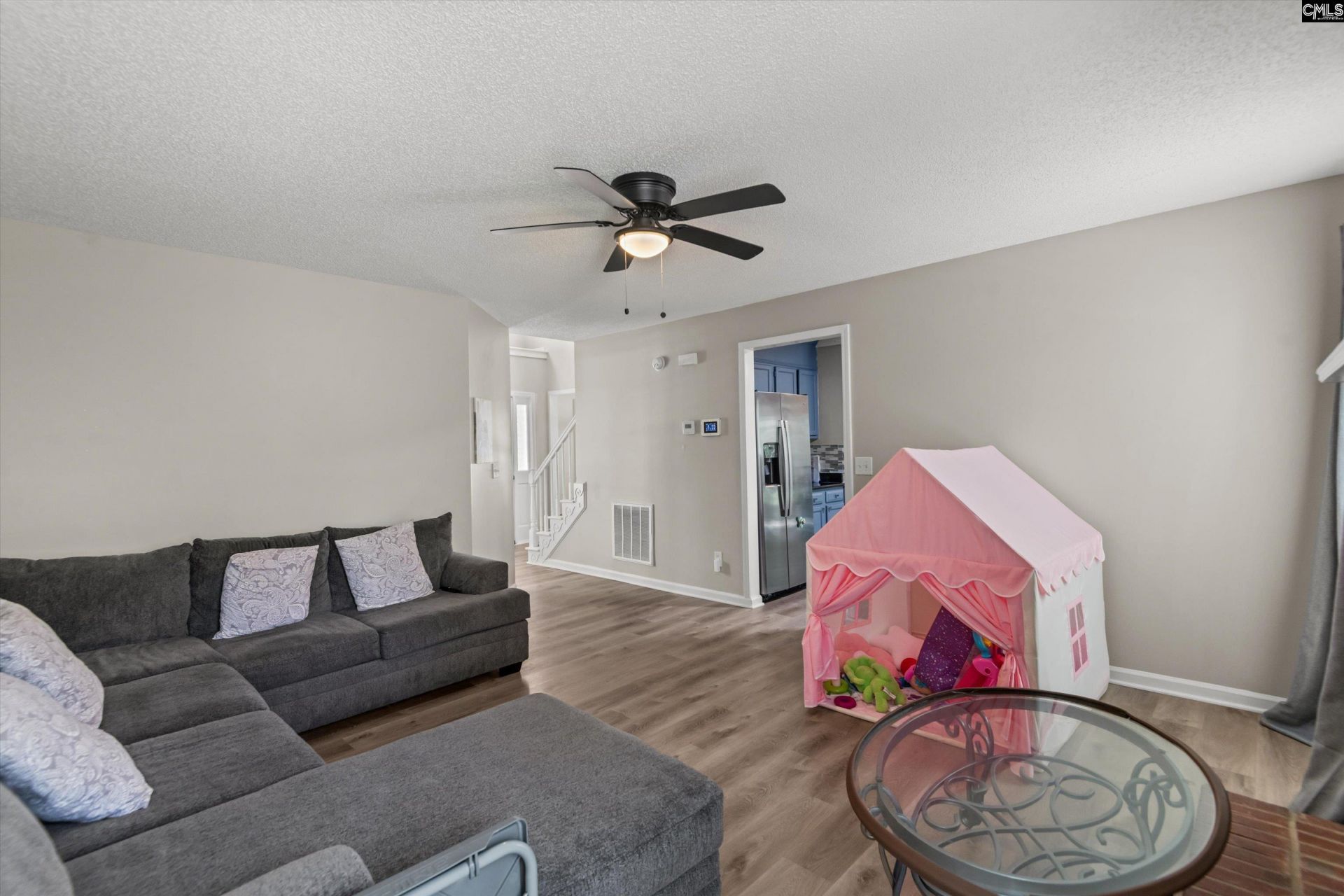 11 Red Cedar Drive  Photo 8