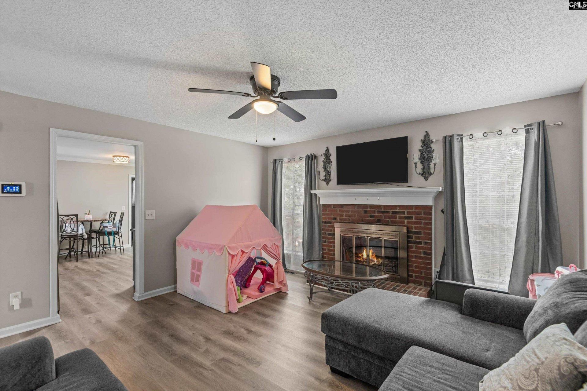 11 Red Cedar Drive  Photo 9