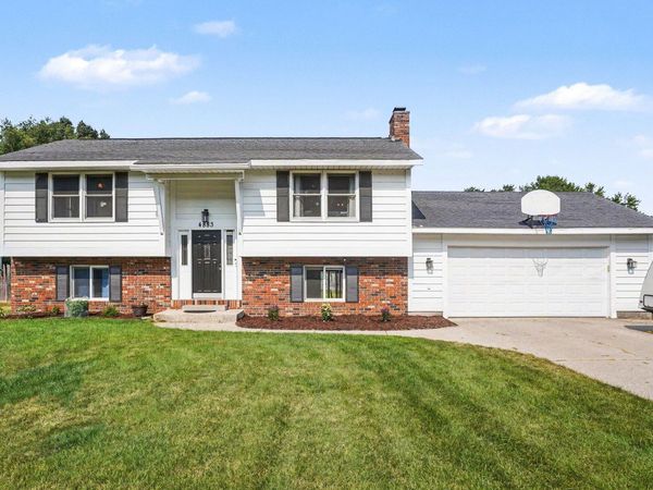 4883 Stanwood Street, Norton Shores, MI 49441