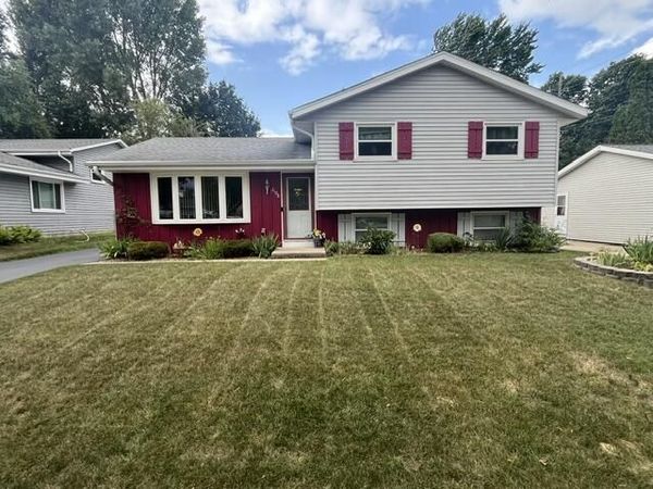 2108 Hemlock St, Unit 2108 Hemlo, West Bend, WI 53090