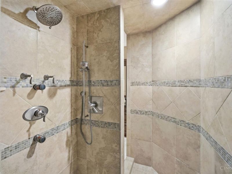8100 Chinquapin Lane, Indian Hill, OH 45243 Photo 39