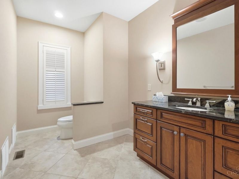 8100 Chinquapin Lane, Indian Hill, OH 45243 Photo 41