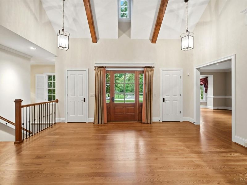 8100 Chinquapin Lane, Indian Hill, OH 45243 Photo 5