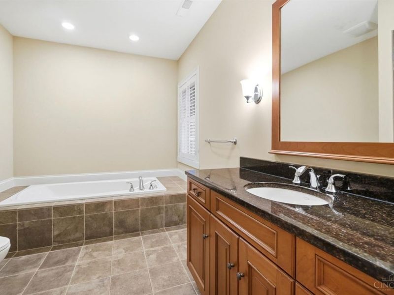 8100 Chinquapin Lane, Indian Hill, OH 45243 Photo 50