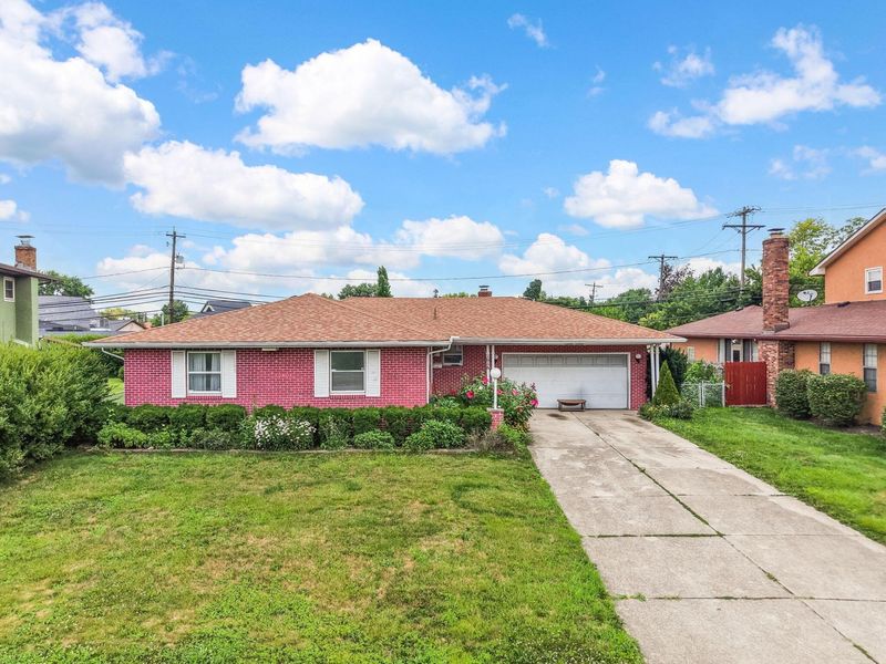 1616 Sienna Lane N, Columbus, OH 43229 Photo 1