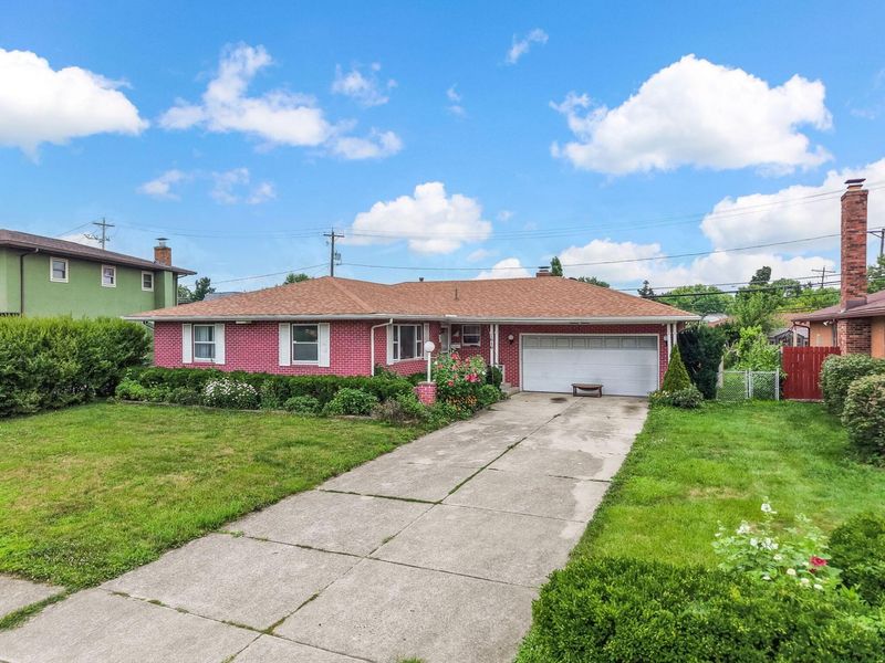 1616 Sienna Lane N, Columbus, OH 43229 Photo 2