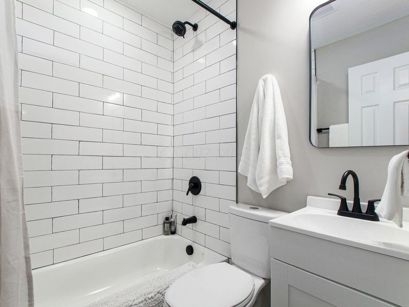 2451 Joyce Avenue, Columbus, OH 43211 Photo 10