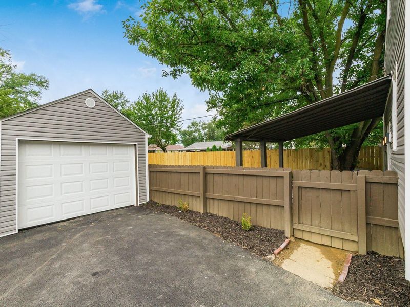 2451 Joyce Avenue, Columbus, OH 43211 Photo 22